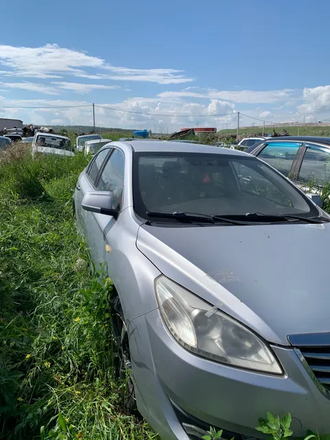 Автомобиль марки “Лифан 214815”, государственный регистрационный знак М534РХ174, принадлежащий супруги Хаирова М.О. – Хаировой Алене Викторовне (залог)