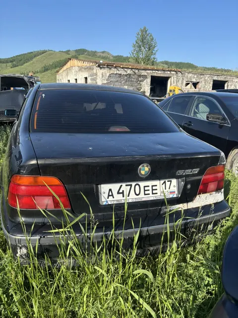 Транспортное средство марки «BMW5201» 1999 г.в.,  с государственным регистрационным номером А470ЕЕ17. (ТС в аварийном состоянии, передняя часть повреждена, лобовое стекло разбито)