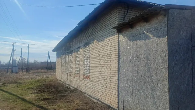 Нежилое здание - Магазин, расположенное по адресу: Челябинская область, Октябрьский район, п.Свободный, ул. 40 лет Победы, д.11а