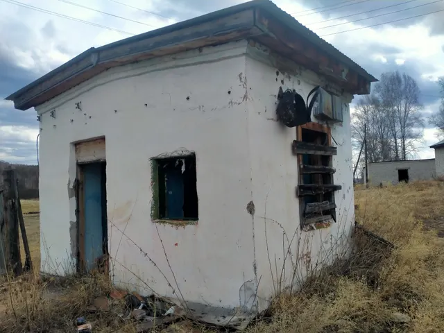 Земельный участок, общей площадью 6247 кв. м., с кадастровым номером 75:22:490101:116, расположенный по адресу: Забайкальский край, Читинский район, п. Дом Инвалидов, с расположенными на нем нежилыми объектами недвижимости