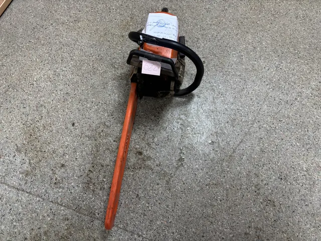 Бензопила марки «STIHL MS 180», б/у - 1 шт., реализация в качестве годных остатков  (Ув. №624 от 15.12.2025 г.) Лопата, б/у - 1 шт., реализация в качестве годных остатков  (Ув. №566 от 26.11.2025 г.) Бензопила марки «STIHL MS 230»,б/у - 1 шт., реализация в качестве годных остатков  (Ув. №622 от 15.12.2025 г.) Веревка длиной 10 м., б/у - 1 шт., реализация в качестве годных остатков  (Ув. №566 от 26.11.2025 г.) Имущество продается в том виде, комплектности и состоянии, в каком оно есть у Продавца