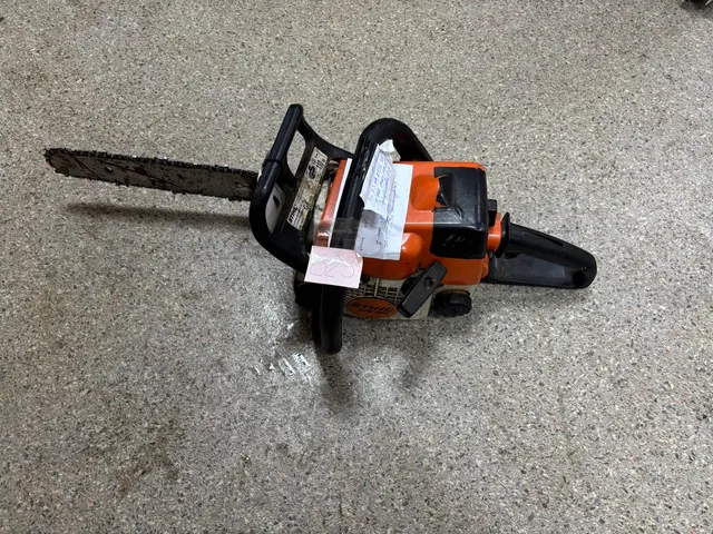 Бензопила марки «STIHL MS 180», б/у - 1 шт., реализация в качестве годных остатков  (Ув. №623 от 15.12.2025 г.) Имущество продается в том виде, комплектности и состоянии, в каком оно есть у Продавца. За скрытые дефекты имущества Продавец ответственности не несет.