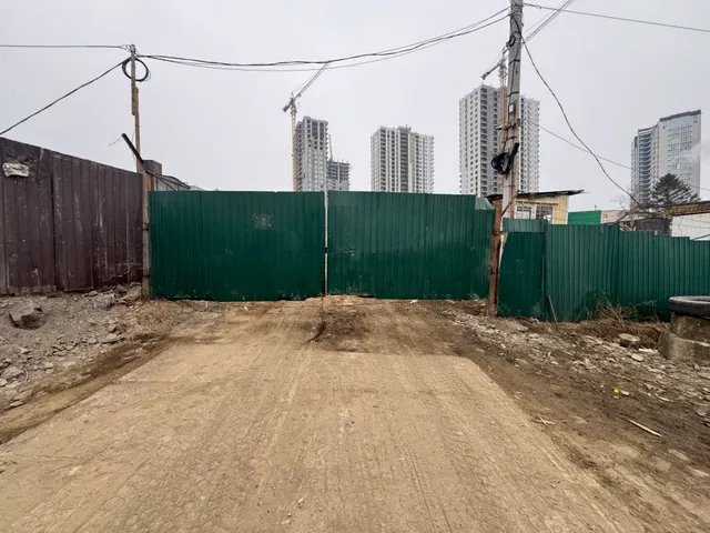 Право заключения договора купли-продажи особо ценного движимого имущества: забор металлический (инвентарный номер 41011200002883), расположенный по адресу: г. Владивосток, ул. 2-я Поселковая, 1а