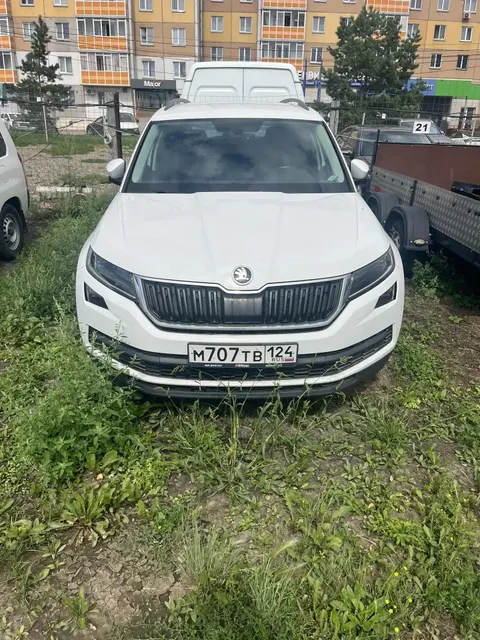 (повторные торги) Легковой автомобиль SKODA KODIAQ, 2019 г.в., г/н М707ТВ124, VIN XW8LJ6NS0KH415402, № кузова XW8LJ6NS0KH415402, цвет белый. Идентификационные номера не сверялись, рабочее состояние не проверялось, ключи и документы отсутствуют, автомобиль закрыт. Должник Рожков И.Л. Обременения: Залог, запреты на рег. действия. Начальная цена продажи 1608200,00 руб. Задаток 242000,00 руб. (пор. 1619)