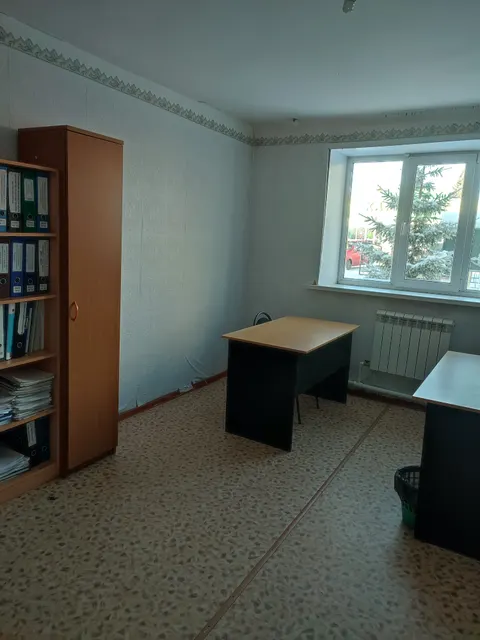 Нежилое помещение №12 согласно поэтажного плана здания, общей площадью 24,2 кв.м., расположенное на 1 этаже в административном здании с кадастровым номером 45:23:030225:174 по адресу: Курганская область Щучанский район город Щучье улица Пролетарская д. 4