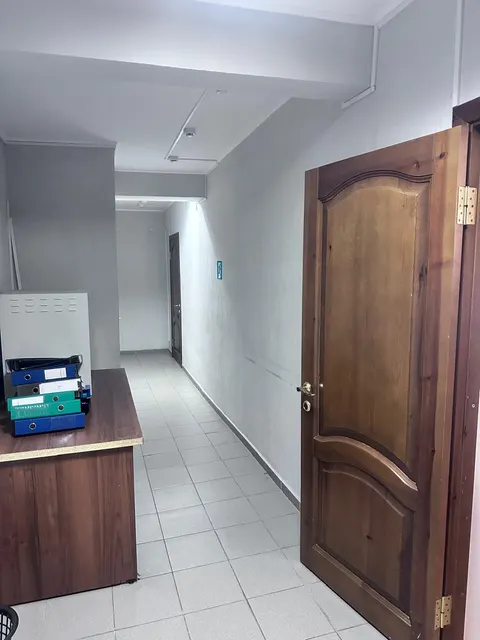 Нежилое помещение, назначение нежилое, наименование - офис, этаж цокольный, площадь 85,1 кв. м, кадастровый номер 26:31:010120:2279
