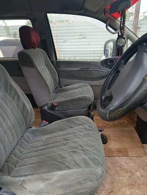 Автомобиль Mitsubishi Delika Space Gear