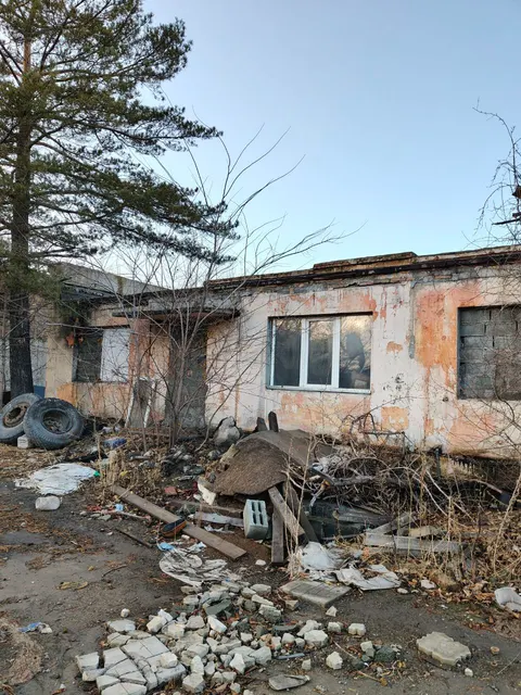 Нежилое здание, площадью 886,4 кв.м., кадастровый номер: 74:36:0118001:804, реестровый номер: П12740008285, по адресу: Челябинская обл., г. Челябинск, ул. Строительная, д. 19. Целевое назначение: нежилое.
