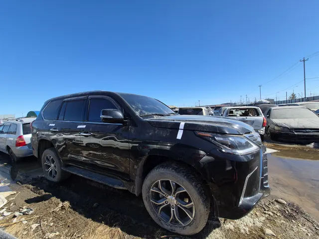 Легковой универсал, LEXUS LX 570, 2016 г.в., цвет черный, VIN: JTJHY00W404209229, все 4 колеса на месте, все стекла целые без трещин. Без внешних повреждений. СОР  и ПТС