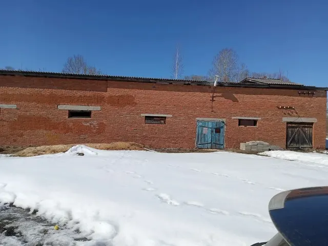 нежилое здание котельной с. Богуславец, кадастровый номер 25:06:190101:1338 с земельным участком