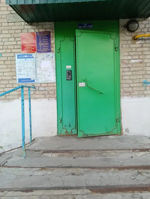часть нежилого помещения, общей площадью 27,5 кв.м, 1 этаж, в т.ч. площадь мест общего пользования  11,8 кв.м,  расположенное по адресу: Тамбовская область, г.Уварово, 1 мкр., д.4, №1