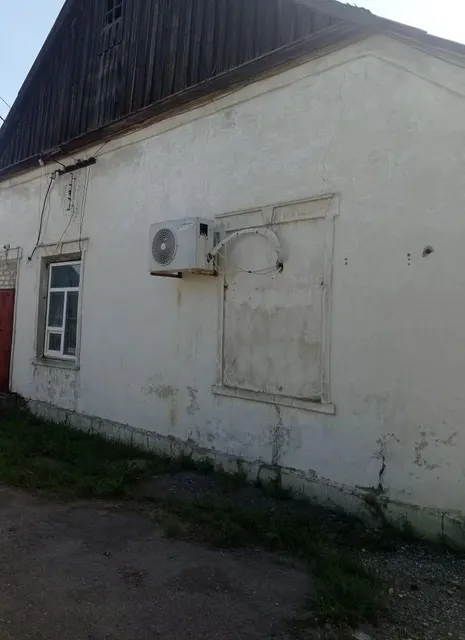 Нежилое помещение площадью 119,36 кв. м - части  нежилого здания площадью 181,4 кв. м, кадастровый номер 93:17:0120104:181, расположенное по адресу: Российская Федерация, Донецкая Народная Республика, муниципальный округ Шахтерский, п. Садовое, ул. Октябрьская, дом 1