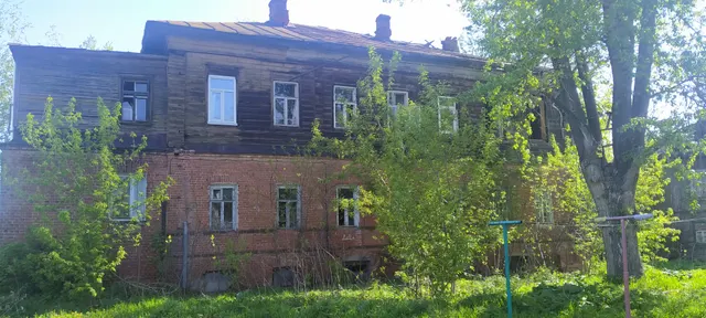 Нежилое здание, 3-х этажное, кадастровый номер 76:19:020102:143, общей площадью 311,7 кв.м., расположенное по адресу: Ярославская область, г. Ростов, ул. Февральская, д.7
Земельный участок, общей площадью: 994 кв.м, кадастровый номер: 76:19:010212:551, вид разрешенного использования: деловое управление
