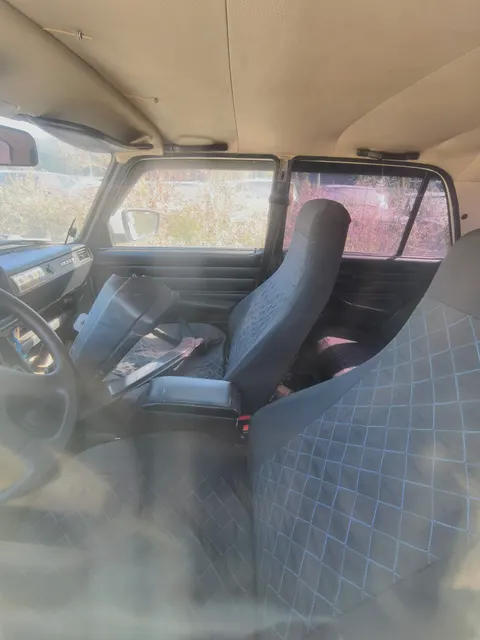 Автомобиль ВАЗ 21074 г.р.з. М578ЕС72 белого цвета, 2005 г. в. VIN XTA21074052157161 ТС имеет ограничения ФССП на регистрационные действия (ключи и документы отсутствуют, техническое состояние не проверялось, пробег не известен). Имущество продается в том виде, в каком оно есть, в случае продажи возврату/обмену не подлежит. За скрытые дефекты имущества Продавец ответственности не несет.
