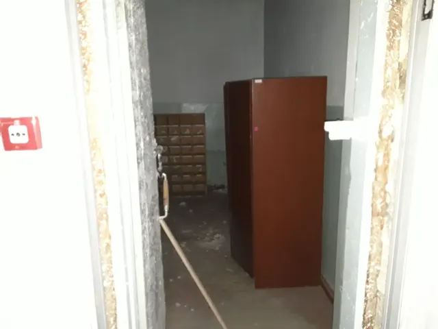 служебные помещения с   кадастровым номером 09:10:0060101:92 по адресу: Карачаево-Черкесская Республика, г. Карачаевск, ул. Мира, д. 10
