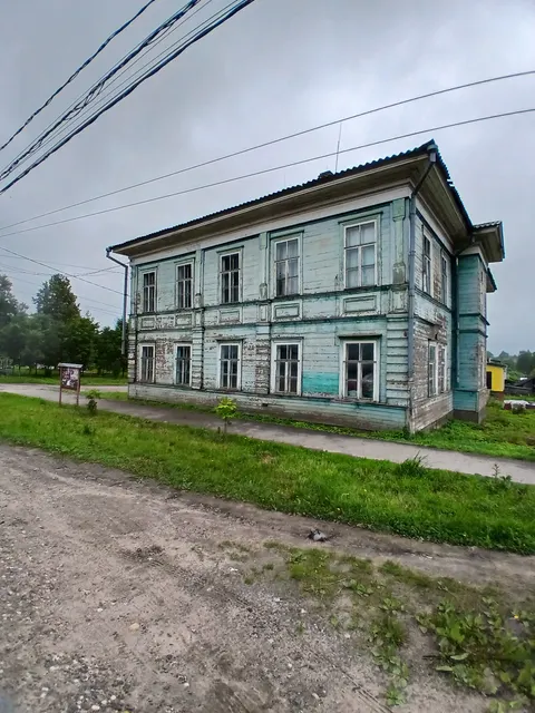 Нежилое здание  с кадастровым номером 69:16:0070129:31, площадью 544,4 кв.м.    и земельный участок под ним    общей площадью 637 кв.м., кадастровый номер   69:16:0070129:73