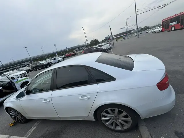 AUDI A4, 2015г.в., г/н: Н565НС716, VIN: WAUZZZ8K6FN053091. Начальная цена – 1 107 700,00 руб. (2266 (I), ООО "Производственно-стройная Фирма "ЭНЕРГОСТРОЙКОМПЛЕКТ".)