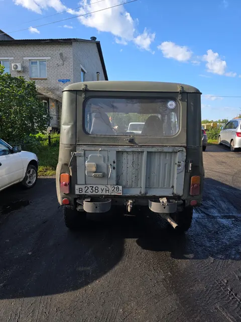 Автомобиль УАЗ-315146 легковой, 2001 год изготовления, идентификационный номер(VIN): XTT 31514610030261, ПТС 73 КК 050492, цвет защитный, регистрационный знак В 238 УН 28