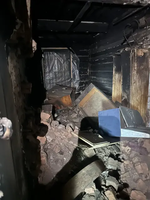 Помещение, наименование -  жилое помещение, назначение - жилое, площадью 19,9 кв.м, количество этажей: 1, в том числе подземных 0, кадастровый номер: 38:09:011513:85, по адресу: Российская Федерация, Иркутская область, р-н Киренский, г.Киренск, мкр. Центральный, ул.Декабристов, д.6а, кв.2.