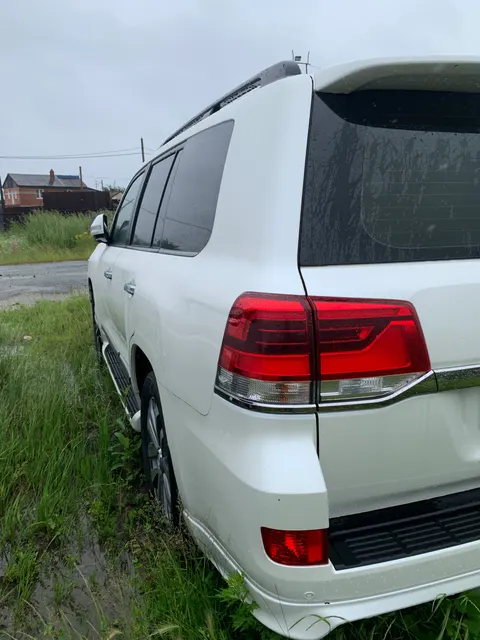 Автомобиль TOYOTA LAND CRUISER 200, 2019 года выпкуска, VIN JTMNX02J004191514 (один ключ от автомобиля, информация по документам отсутствует)