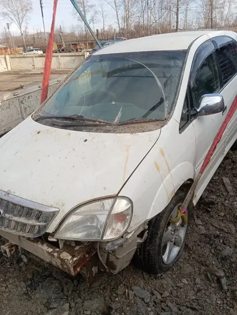 Автомобиль марки Toyota Nadia г/н M945HB27 ,1999 г.в., № кузова SXN100031893 , цвет белый, отсутствуют переднее и заднее стекло,кузов и салон подверглись коррозии