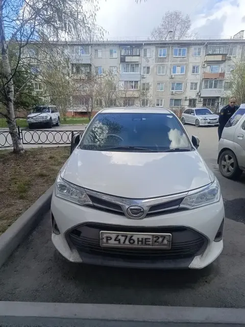 Автомобиль марки Toyota Corolla Axio., г/н Р476НЕ27 ,2017 г.в., № кузова RE160-7017808, цвет белый,трещина на лобовом стекле,вмятина на богажнике