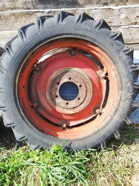 колесный трактор Т-25