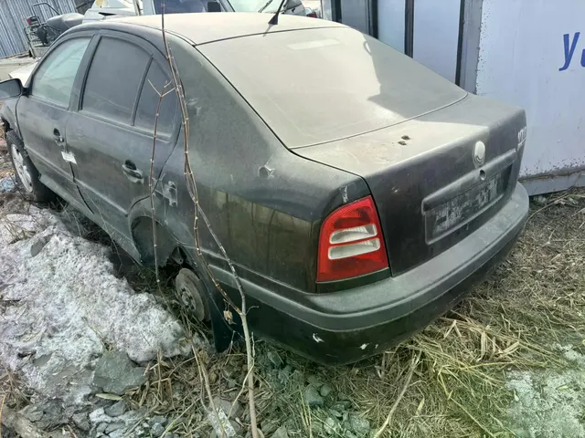 Автомобиль Skoda Octavia, 2005 г.в., г/н С221АУ124, VIN TMBDK41U368850932. В аварийном состоянии, комплектность и состояние  не проверялась данное  имущество обращено в доход государства. Находится в Бирилюсском районе