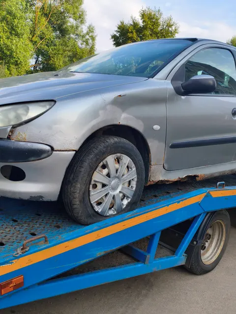 Лот №3 Реализация по прямому назначению (одним лотом): автомобиль ПЕЖО 206, 2001 г.в., VIN VF32ANFUF41412666, ключи и документы отсутствуют; автомобиль марки ТОЙОТА CALDINA, 2005 г.в., номер кузова AZT2460014965, ключи и документы отсутствуют; автомобиль «Рено Логан», 2013 г.в., VIN X7LLSRB1HDH612586, имеется ключ, документы отсутствуют.Имущество бывшее в употреблении, в неудовлетворительном состоянии, работоспособность не проверялась.