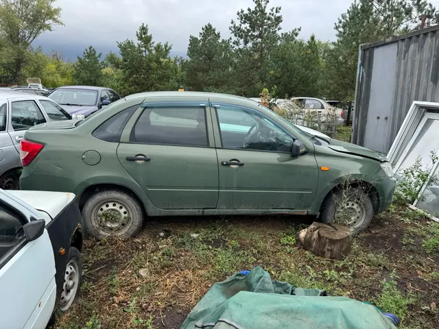 Лот №13 – Легковой автомобиль LADA 219010 (64-011383)