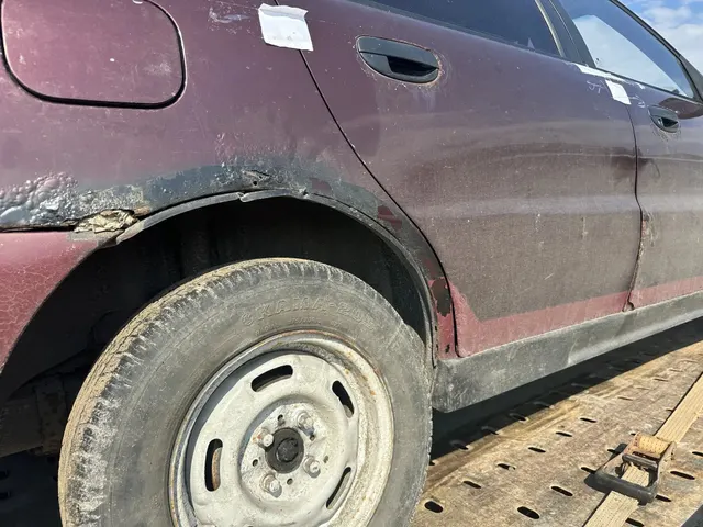 Лот №5 Автомобиль вишневого цвета "CHEVROLET LANOS" государственный регистрационный знак Р284УТ152. VIN: Y6DTF69Y060012604, 2006 года выпуска. Имеется договор купли продажи, ПТС, СТС. Бывший в употреблении, правоустанавливающие документы и ключи отсутствуют, номер АС ПИБИ 33-006795-1. автомобиль «Ровер 45», г/н К868АХ977, VIN SARRTSWMS2D559649, легковой комби, 2001 г.в., цвет синий Бывший в употреблении, правоустанавливающие документы и ключи отсутствуют, после дтп, номер АС ПИБИ 33-006573-1.