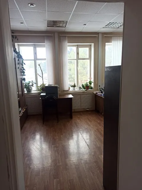 Земельный участок с кн 57:23:0010201:13, по адресу: Российская Федерация, Орловская область, р-н Колпнянский, пгт. Колпна, ул. Торговая, д. 3, РНФИ П11580000170, с расположенными на нем объектами недвижимого имущества: нежилое здание с кн 57:23:0010201:398, РНФИ П12580000177; нежилое здание с кн 57:23:0010201:397, РНФИ П12580000178; движимое имущество, РНФИ П23580003348, П25770001292