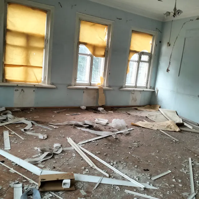 здание, назначение: нежилое, количество этажей: 3, в т. ч. подземных этажей: 1, площадь 707,1 кв. м, кадастровый номер: 56:44:0446013:34, адрес: г. Оренбург, ул. Терешковой/Постникова, № 15/48; гараж, назначение: нежилое, количество этажей: 1, в том числе подземных 0, площадь 49,8 кв. м, кадастровый номер: 56:44:0446013:53, адрес: г. Оренбург, ул. Терешковой, д. 15; земельный участок, площадь: 881 +/- 10 кв. м., кадастровый номер: 56:44:0446013:275