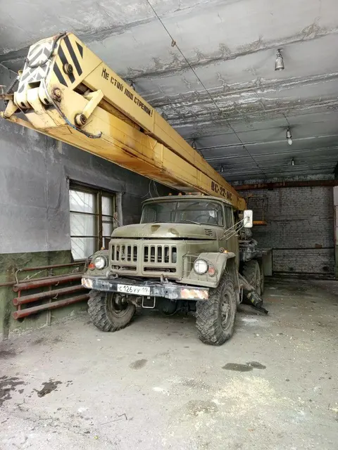Продажа автомобиля ЗИЛ 131 НА, регистрационный знак С 126 УУ 19, идентификационный номер (VIN) XTZ0131HAN0957374, модель, двигатель № 5081402 947547, год изготовления ТС – 1992, цвет кузова (кабины) – зеленый, техническое состояние: технически неисправен.