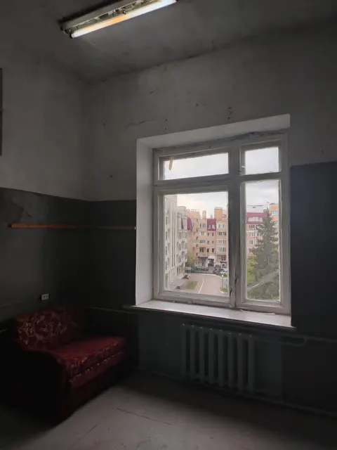 Право заключения договора аренды муниципального недвижимого имущества - нежилого помещения № 9 общей площадью 19,9 кв.м, расположенного на техническом  этаже здания по адресу: г.Калуга, ул.Гагарина, д.8в.