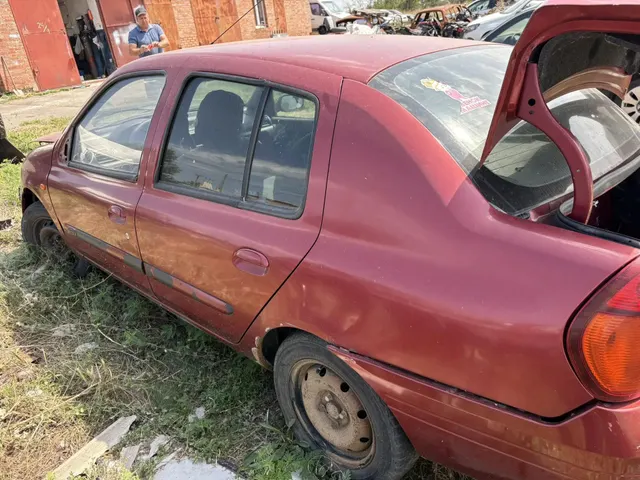 Автомобиль Рено Клио