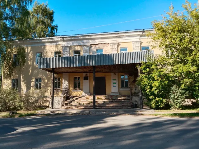 Нежилое помещение № 16 площадью 76,8 кв., расположенное в здании по адресу: Вологодская область, р-н Кадуйский, рп Кадуй, ул. Мира, д. 40