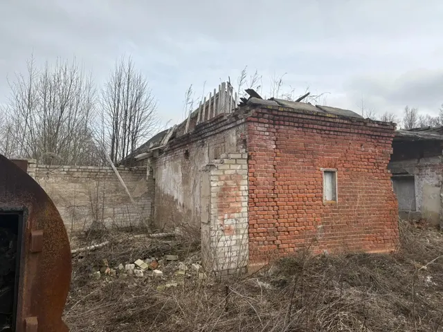 Изъятые на основании заочных решений суда выявленные ОКН: «Ансамбль земской больницы: хозяйственная постройка земской больницы», 1913 г.,площадью 198,1 кв. м, по адресу: ЯО, р-н Гаврилов-Ямский, с. Великое, ул. 1-я Красная, д.37, корп.5, «Ансамбль земской больницы: часовня земской больницы», 1913 г., площадью 14,6 кв. м, по адресу: ЯО, р-н Гаврилов-Ямский, с. Великое, ул. 1-я Красная, д.37, корп.3  и земельный участок с кадастровым номером 76:04:020103:821
