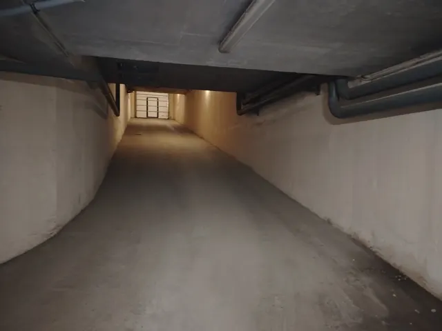 Продажа имущества, находящегося в собственности города Москвы, нежилое помещение по адресу: г. Москва, ул. Короленко, д. 5, стр. 1,  площадью 13,3 кв. м. (Подземный этаж № -2, машино-место 70), кадастровый номер: 77:03:0003010:6068