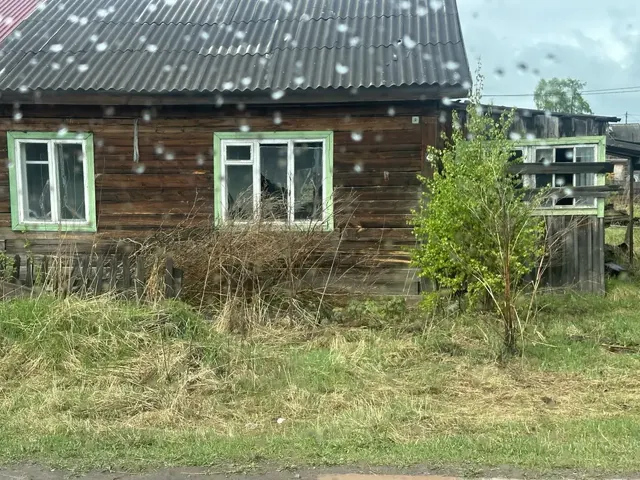 Помещение, наименование -  жилое помещение, назначение - жилое, площадью 34,3 кв.м, количество этажей: 1, в том числе подземных 0, кадастровый номер: 38:09:000000:1329, по адресу: Российская Федерация, Иркутская область, муниципальный округ Киренский, село Макарово, улица Рабочая, дом 6, квартира 1.