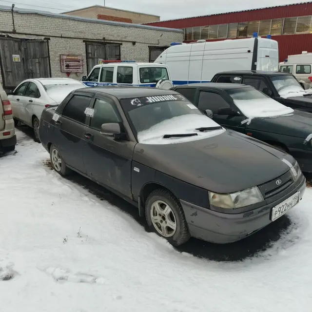 Автомобиль марки "ВАЗ 21102", г/н Р922НН196, г.в. 2004, VIN XTA21102040734369,цв. темно-серо-бежевый