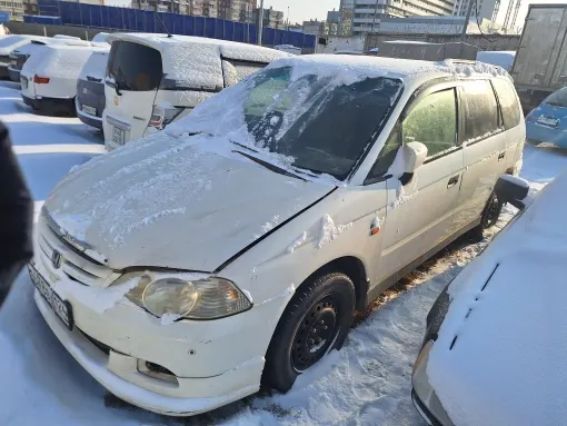 Легковой автомобиль универсал HONDA Odyssey, 2000 г.в., г/н B678BH124, VIN отсутствует, номер кузова RА7-1006688, номер двигателя F23A-2230364, цвет белый. Начальная цена продажи 185 000 руб. Задаток 27760 руб.