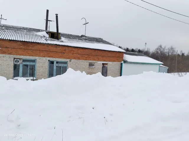 Здание с кадастровым номером 27:10:0010204:304 и земельным участком с кадастровым номером 27:10:0010204:724