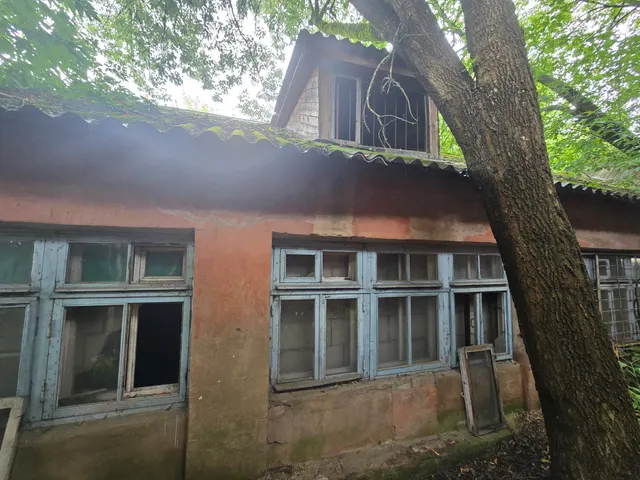 Продажа находящегося в федеральной собственности объекта недвижимого имущества площадью 494,4 кв. метра (кадастровый номер 50:27:0020527:843), местоположение: Российская Федерация, Московская область, Городской округ Подольск, поселок Быково, улица Каштановая, дом 8, одновременно с находящимся в федеральной собственности земельным участком площадью 1 211 кв. метров (кадастровый номер 50:27:0020527:85), на котором расположен такой объект недвижимого имущества