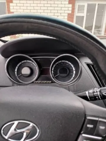Лот 1: HYUNDAI SONATA 2.0 AT, легковой, год изготовления 2012, регистрационный номер  У 496 ХО 116 RUS, идентификационный номер (VIN) КМНЕВ41ВВСА457948, мощность 150 л.с. (110 кВт)., тип двигателя бензиновый, цвет белый Начальная цена (с НДС): 695 000 рублей.