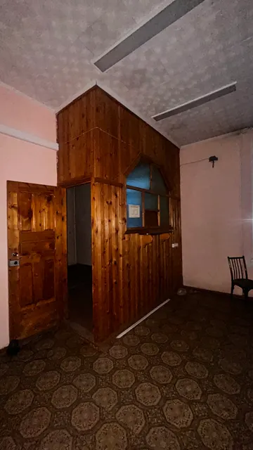 Помещение общей площадью 90,2 кв.м, с кадастровым номером 70:17:0000001:8099, расположенное по адресу: Томская область, муниципальный район Асиновский, городское поселение Асиновское, город Асино, улица Стадионная, дом 20, помещение 1.