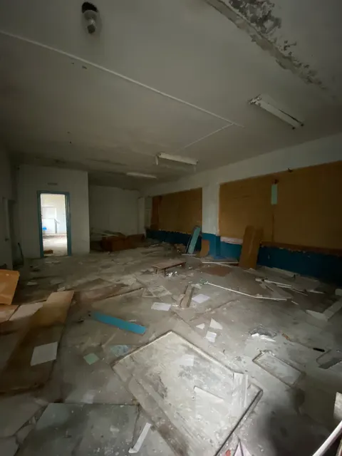 Земельный участок со зданием учебных мастерских