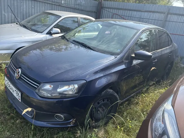 Автомобиль марки  Фольцваген Роло, цвет синий, г.р.з. К 266 НН 186, VIN XW8ZZZ61ZCG002289, г/в  2011. ТС имеет ограничения ФССП на регистрационные действия (ключи и документы отсутствуют, техническое состояние не проверялось, пробег не известен). Имущество продается в том виде, в каком оно есть, в случае продажи возврату/обмену не подлежит. За скрытые дефекты имущества Продавец ответственности не несет.