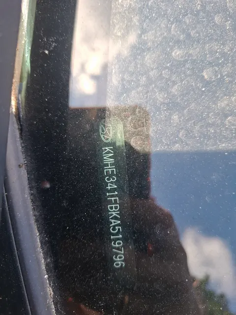 HYUNDAI SONATA (VIN XWEE341FBK0001043)