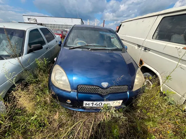 Автомобиль Тайота Витц, г/н М140АР774, 2001 г.в.